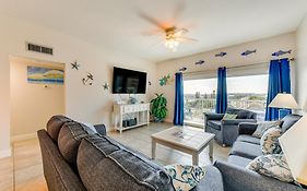 Redington Shores Retreat With Beach Access!